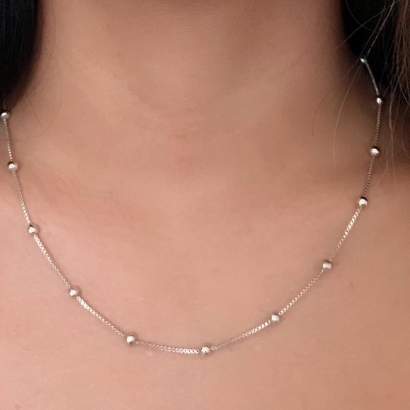 Sterling Silver ball Necklace. 18”L - Picture 3 of 7